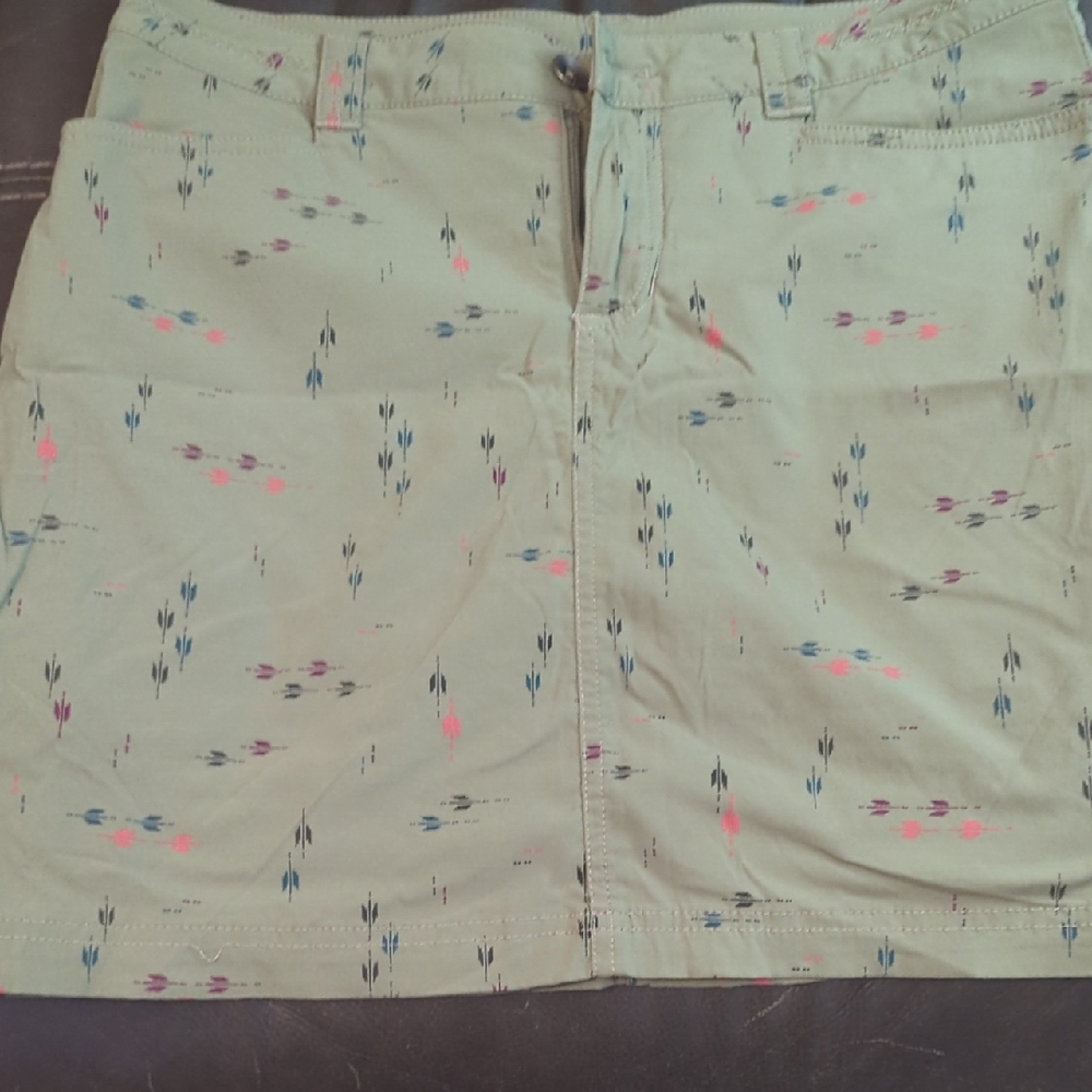 Eddie Bauer Olive Green Skirt with Navy & Pink‎ Accents